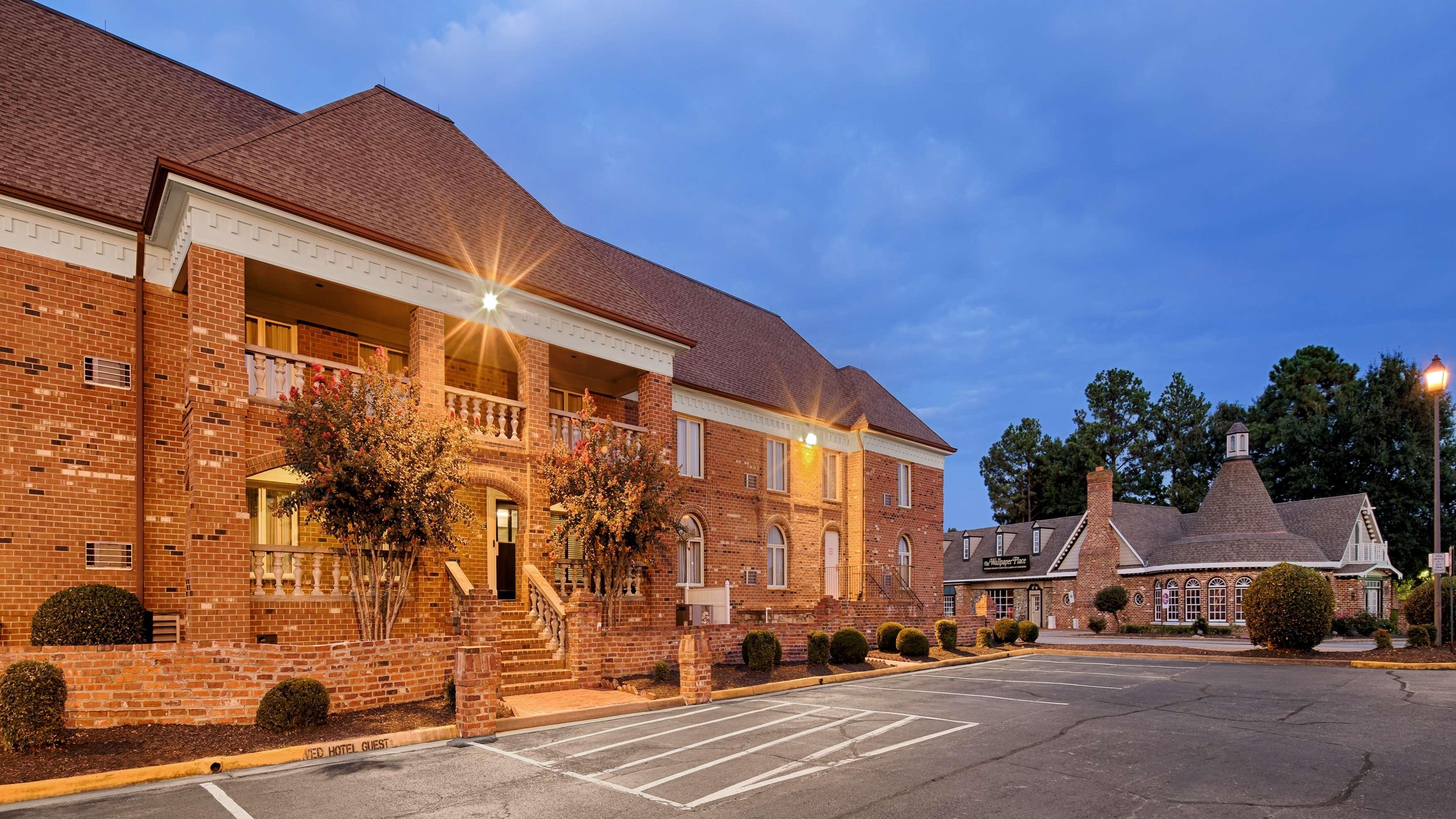 Best Western Plus Governor'S Inn Richmond Мидлотиан Екстериор снимка