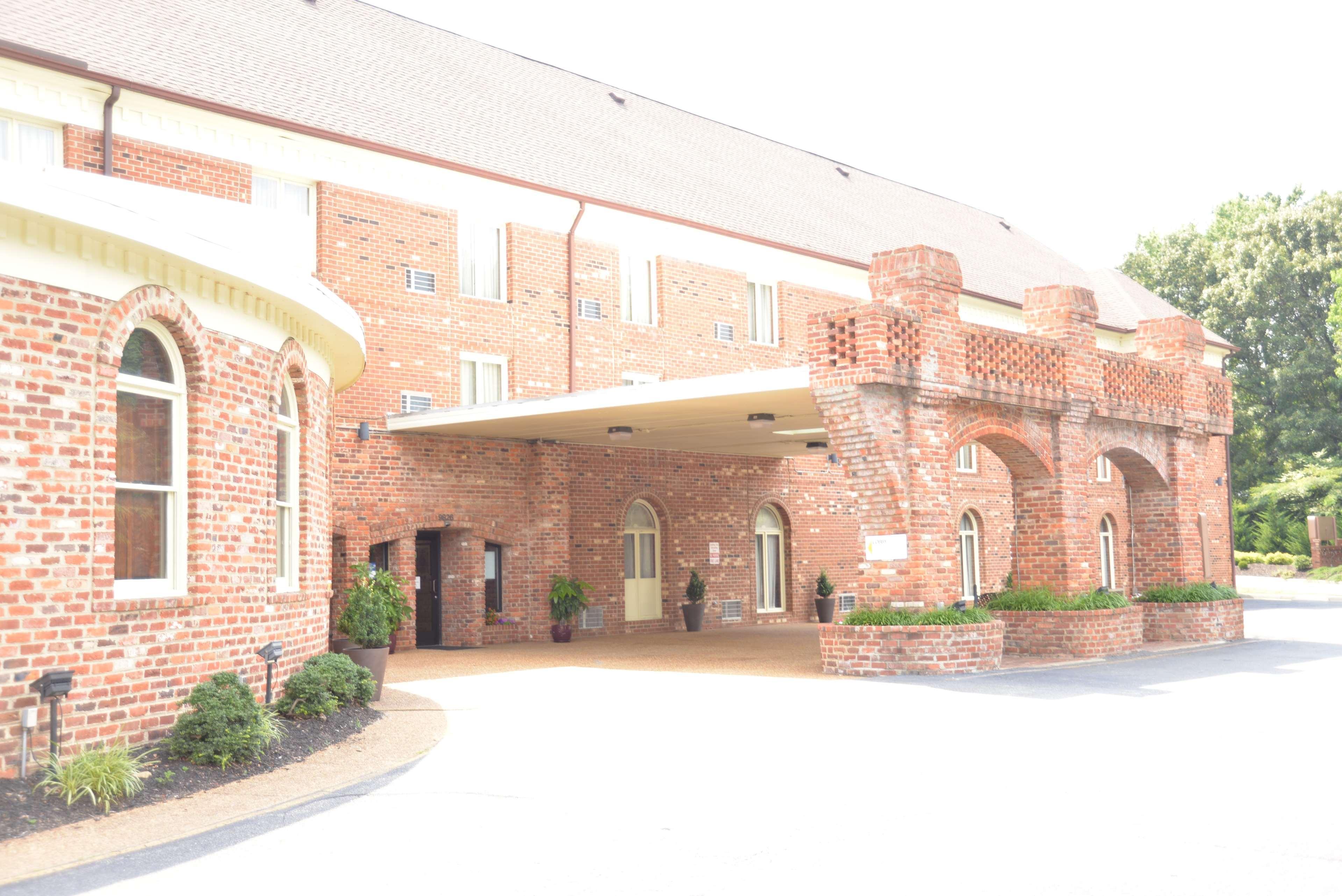 Best Western Plus Governor'S Inn Richmond Мидлотиан Екстериор снимка