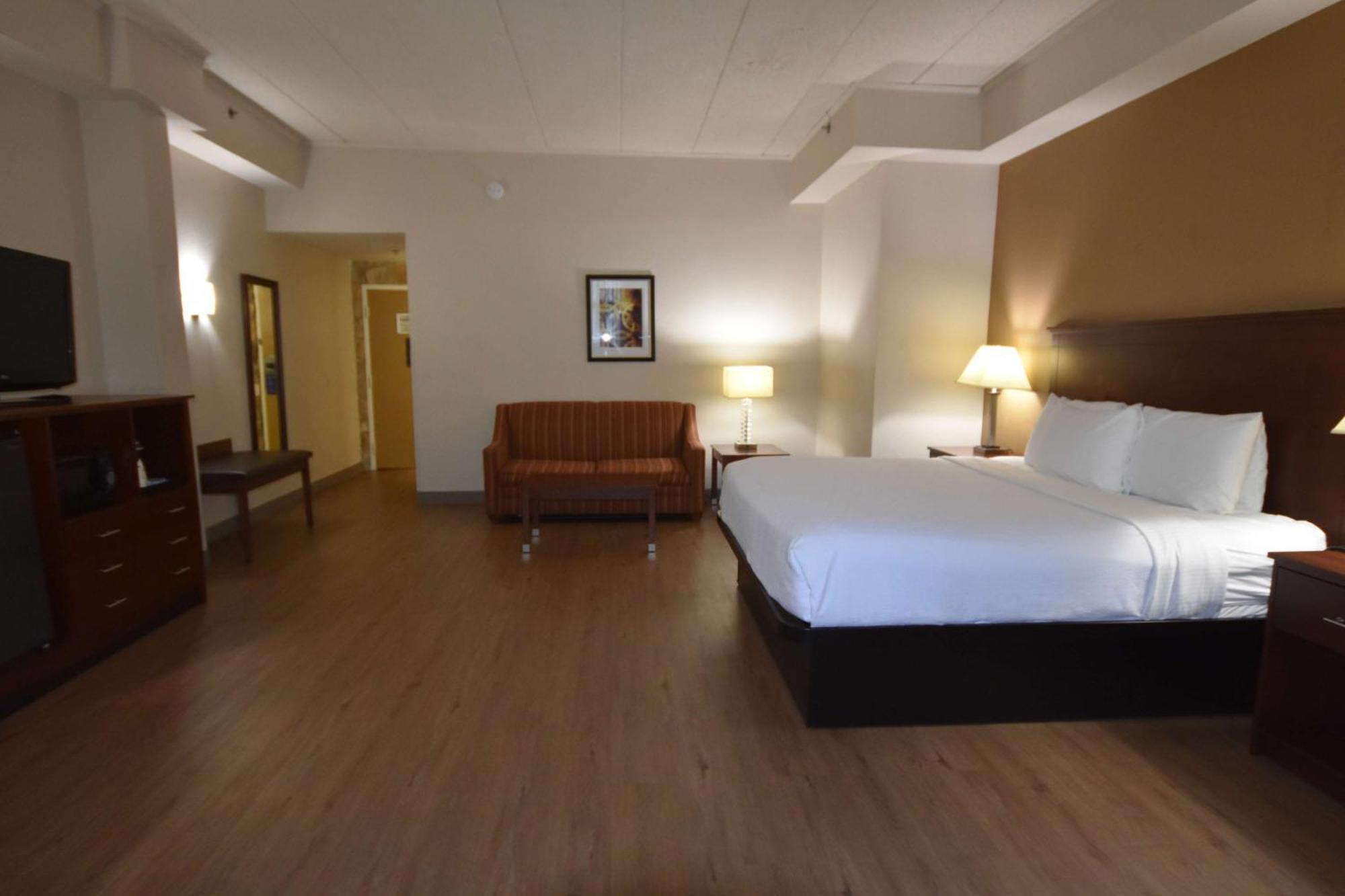 Best Western Plus Governor'S Inn Richmond Мидлотиан Екстериор снимка