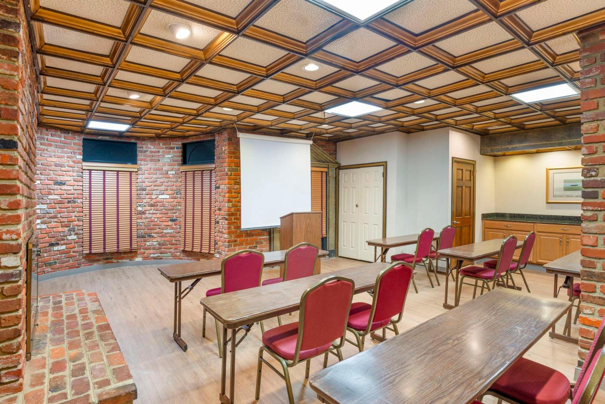 Best Western Plus Governor'S Inn Richmond Мидлотиан Екстериор снимка