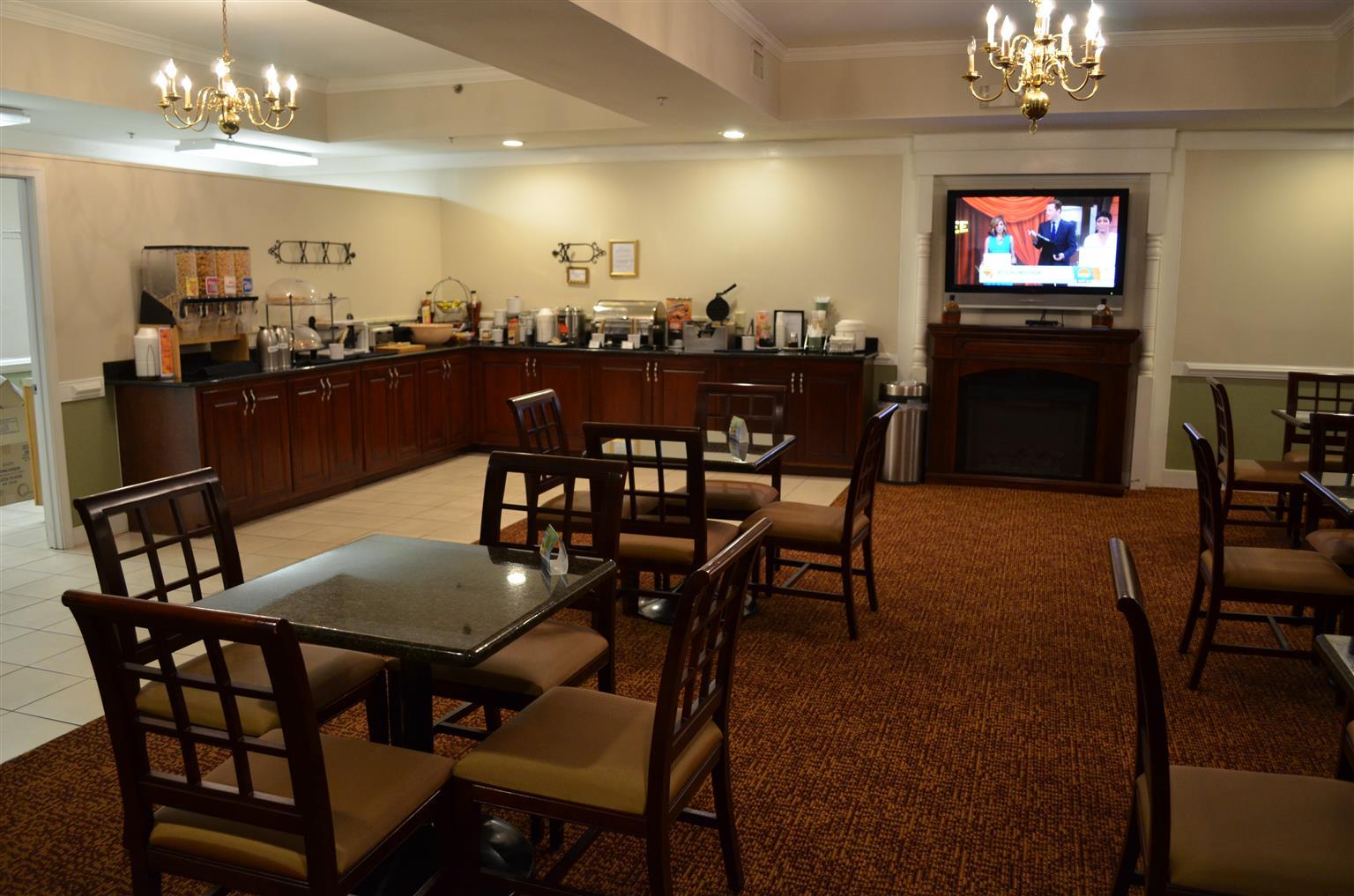 Best Western Plus Governor'S Inn Richmond Мидлотиан Екстериор снимка