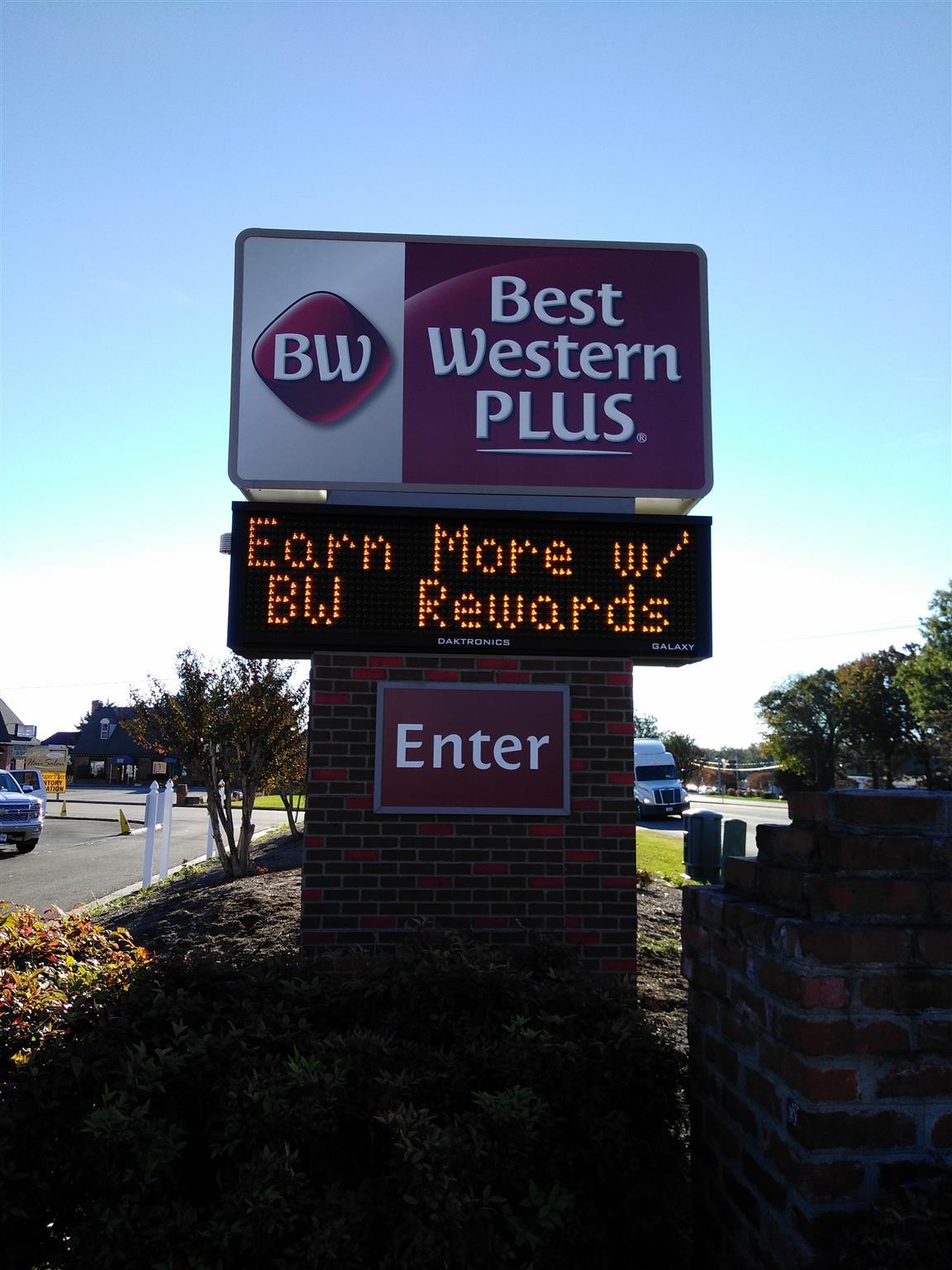Best Western Plus Governor'S Inn Richmond Мидлотиан Екстериор снимка